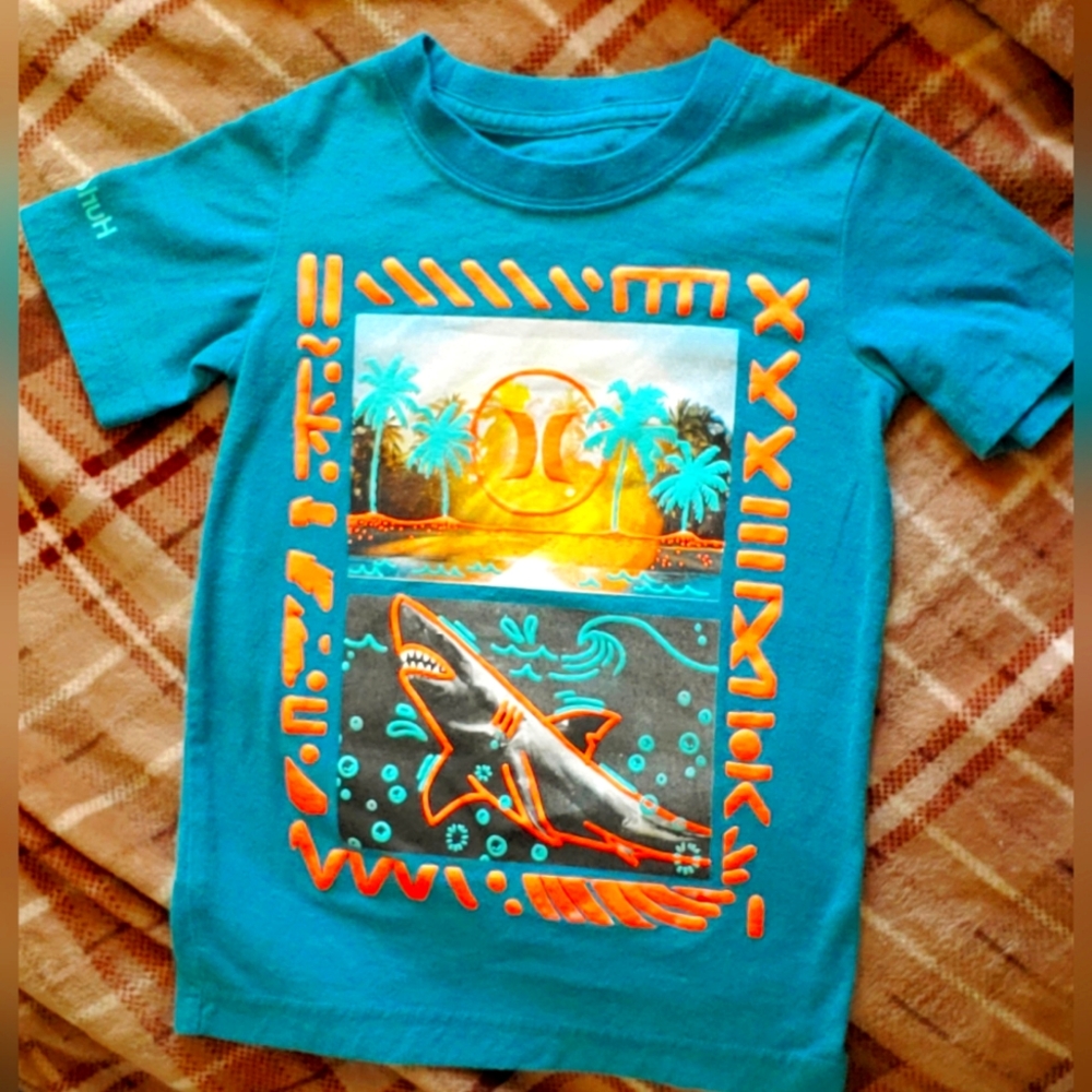 Children's Hurley Graphic Shark Tee short Size 4 XS